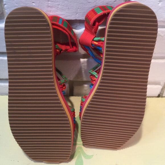 FARM RIO Red Ipanema Tropical Platform Sandal 9 - Picture 4 of 5